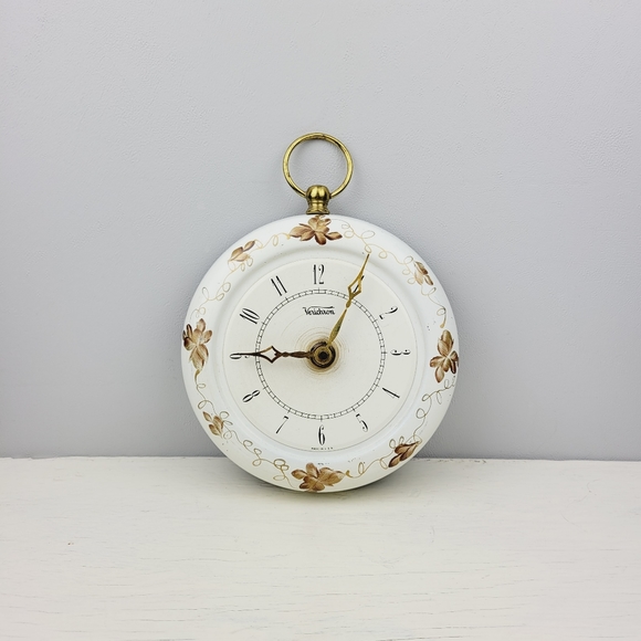 Vintage Verichron Metal Wall Clock Hand Painted w/ Original Cord Tested Working - Picture 2 of 10